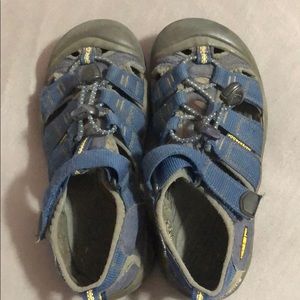 Boys Size 1 KEEN sandals